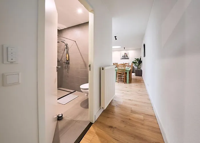 The - - By T&s * Эйндховен