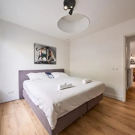 The - - By T&s 에인트호번